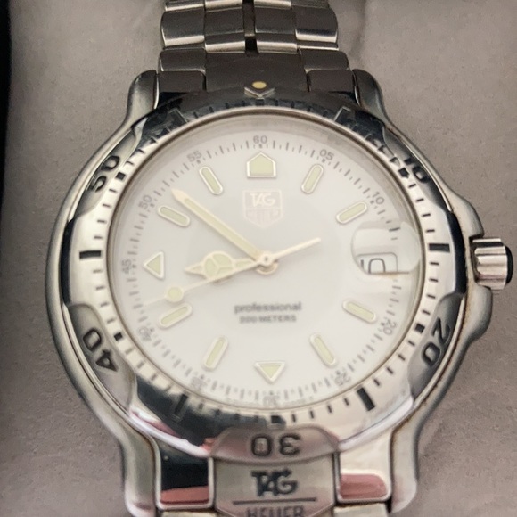 Tag Heuer 6000 Quartz Watch - Picture 5 of 16